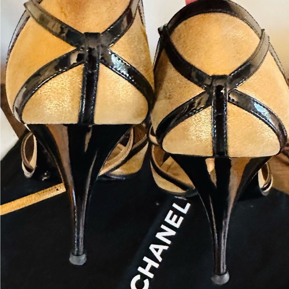 Chanel Heels in Black Patent & Gold Metallic Suede Size 39.5 - Picture 6 of 10